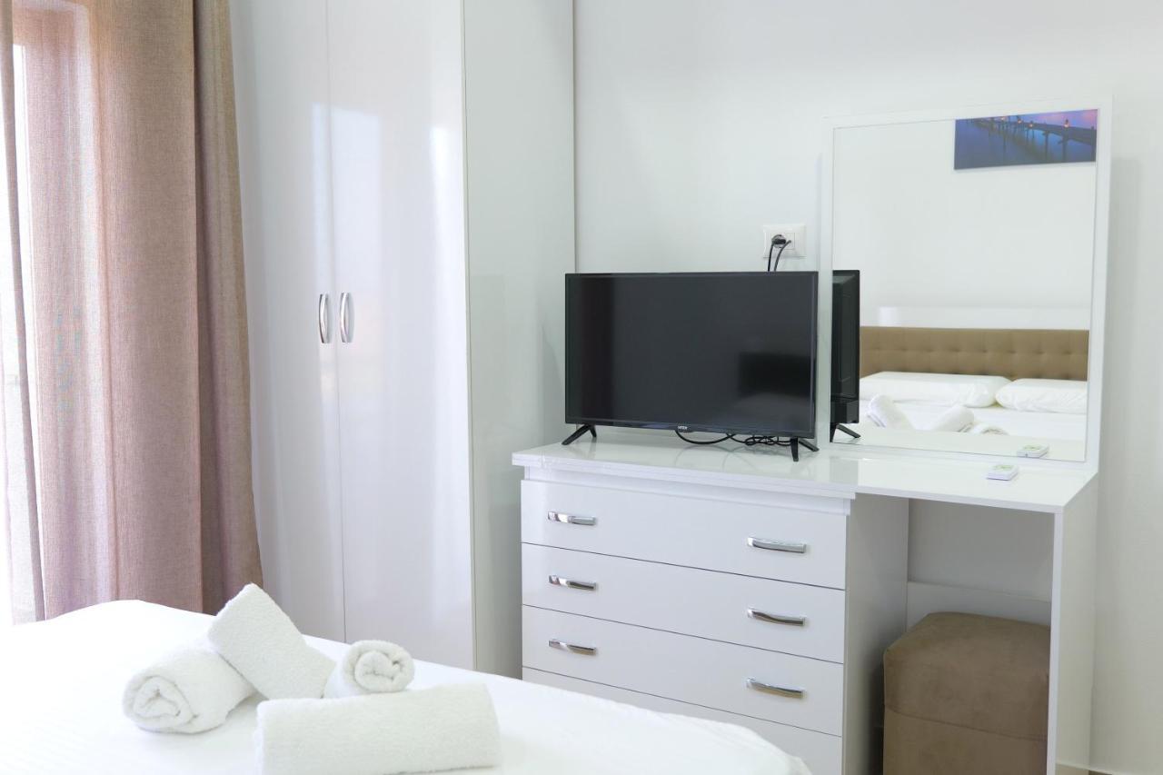 Iljo Apartments Ксаміл Екстер'єр фото