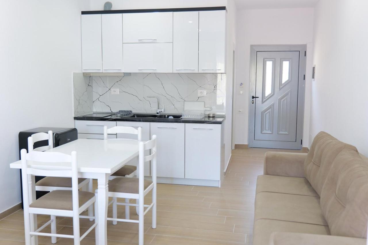 Iljo Apartments Ксаміл Екстер'єр фото