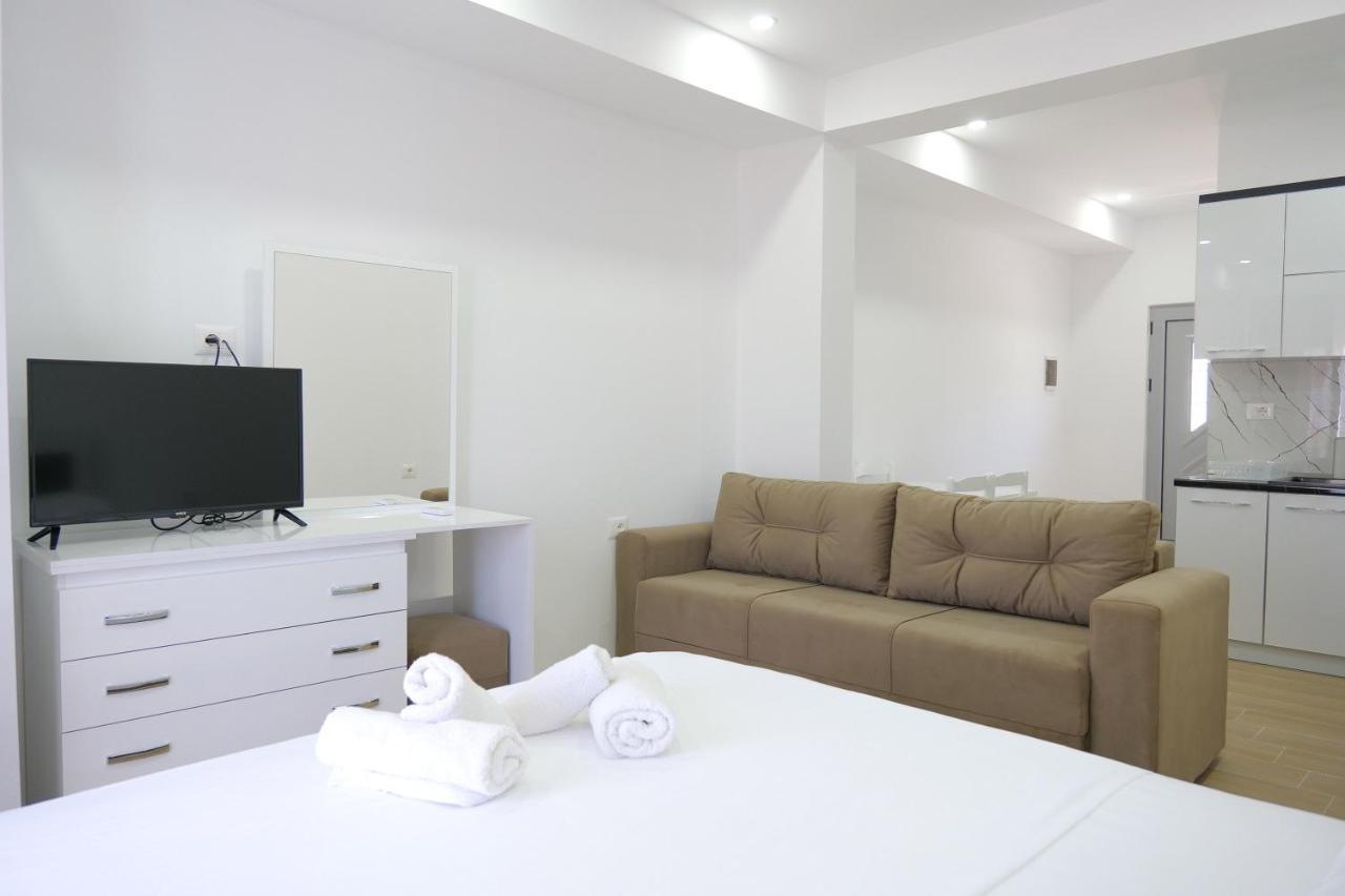 Iljo Apartments Ксаміл Екстер'єр фото