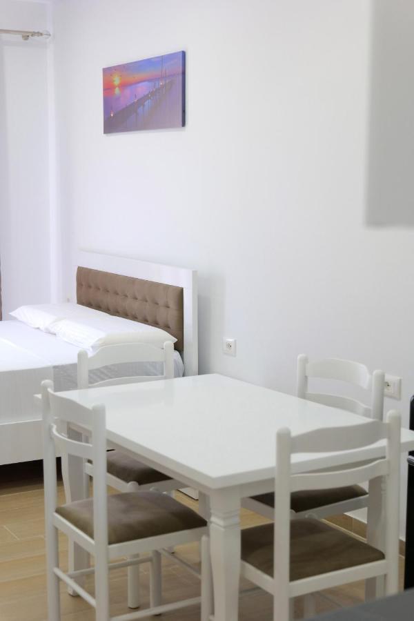 Iljo Apartments Ксаміл Екстер'єр фото